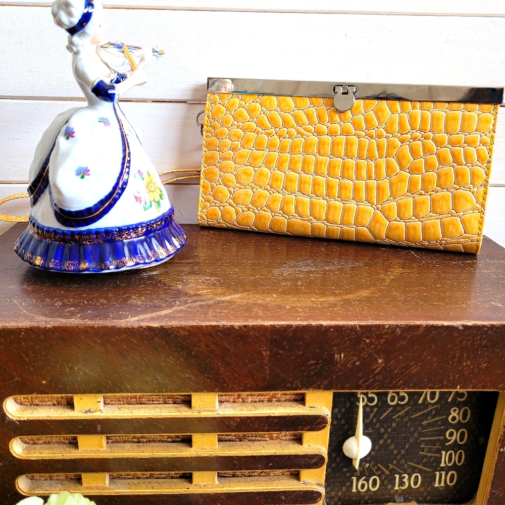 Vintage Faux Crocodile Wristlet